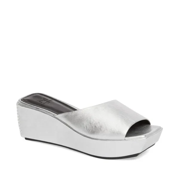 Marc Fisher New YAILYN Platform Slide Sandal Mule Leather Flatforms SILVER Women - Picture 1 of 13
